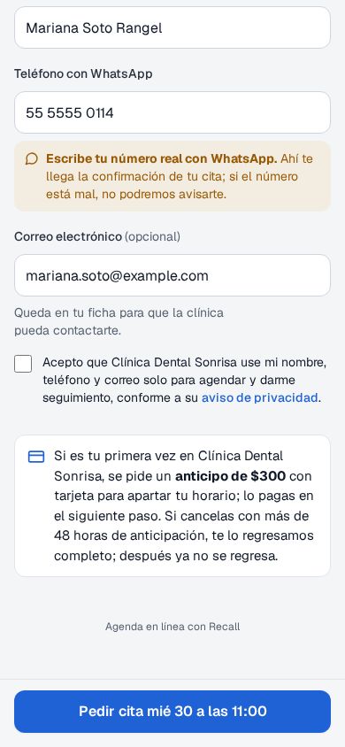 Página de citas en línea en un celular con los datos de Mariana Soto Rangel y el aviso: si es tu primera vez se pide un anticipo de $300 con tarjeta para apartar tu horario