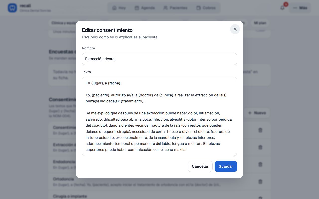 Diálogo Editar consentimiento de Recall con el nombre Extracción dental y el texto de la plantilla, que usa {lugar}, {fecha}, {paciente}, {doctor}, {clinica} y {tratamiento}