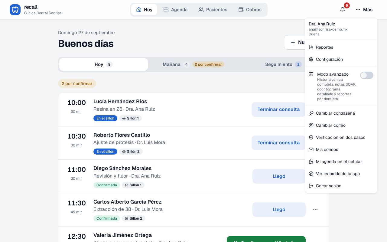 Menú Más de Recall abierto con Reportes, Configuración, Modo avanzado, Cambiar contraseña, Cambiar correo, Verificación en dos pasos, Mis correos, Mi agenda en el celular y Ver recorrido de la app