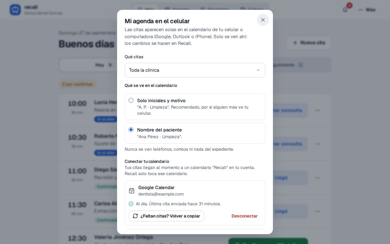 Ventana Mi agenda en el celular de Recall con Qué citas (Toda la clínica), Qué se ve en el calendario (Solo iniciales y motivo, o Nombre del paciente) y la nota Nunca se ven teléfonos, correos ni nada del expediente