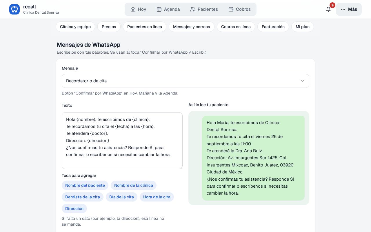 Bloque Mensajes de WhatsApp en la Configuración de Recall con el Recordatorio de cita elegido, el Texto con sus datos entre llaves, los chips Toca para agregar y la burbuja verde Así lo lee tu paciente