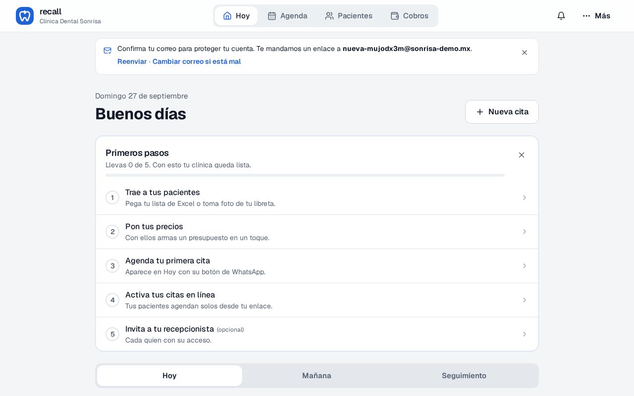 Franja Confirma tu correo para proteger tu cuenta en la parte de arriba de Hoy en Recall, con los enlaces Reenviar y Cambiar correo si está mal