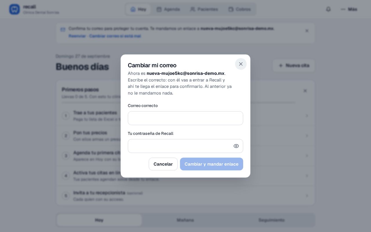 Diálogo Cambiar mi correo de Recall con los campos Correo correcto y Tu contraseña de Recall y el botón Cambiar y mandar enlace