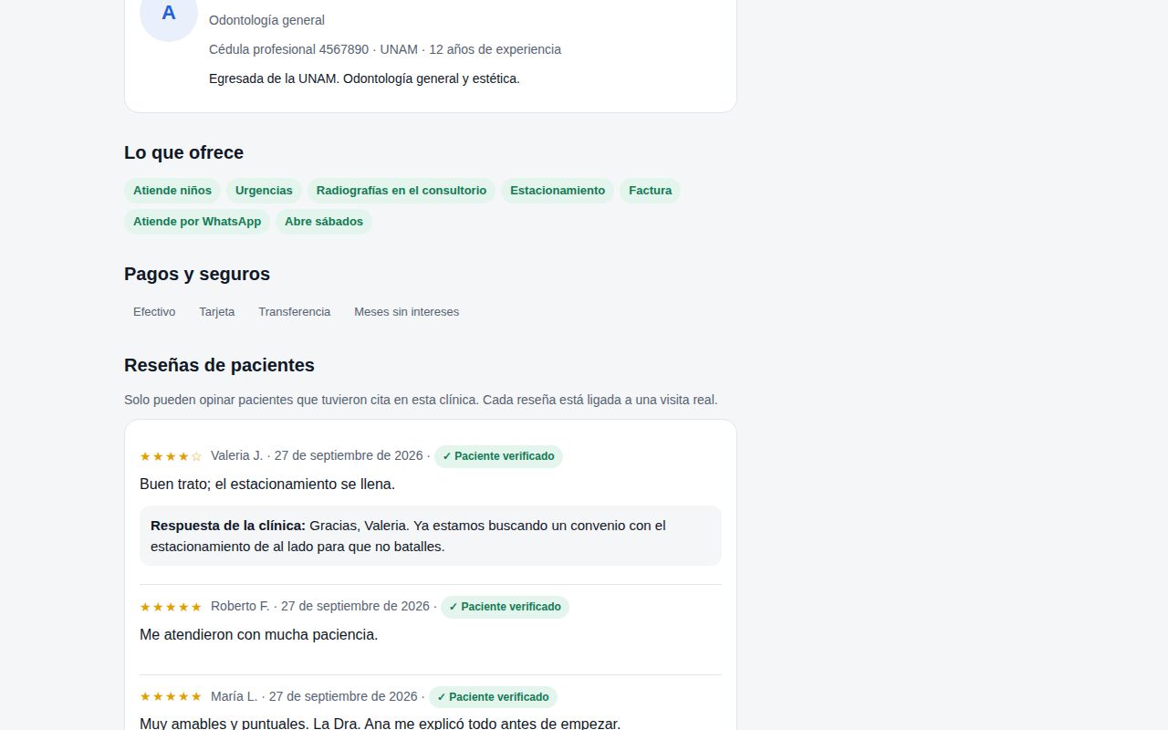 Bloque Reseñas de pacientes en el perfil público de Clínica Dental Sonrisa con reseñas verificadas de Valeria J., Roberto F. y María L. y la respuesta de la clínica